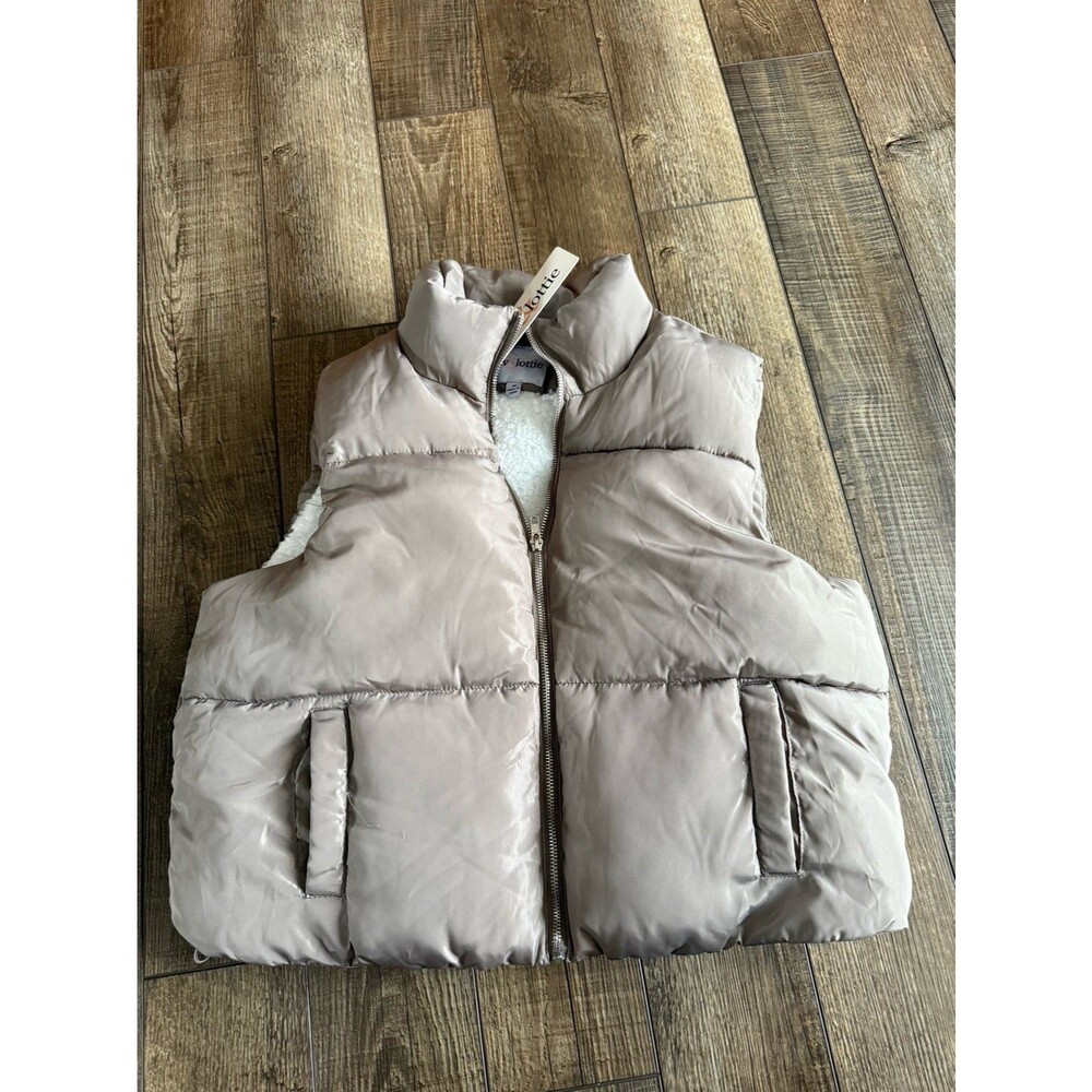 Women’s Liv & Lottie Cropped Puffer Vest Sz. Medium NWT Tan Mocha